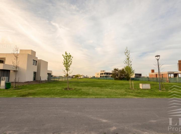 Terreno · 1039m²