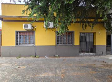 Casa · 85m² · 3 Ambientes · PH en Alquiler en Ramos Mejia