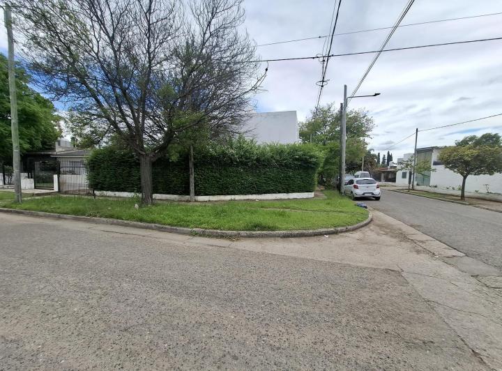 Casa · 346m² · 11 Ambientes · 1 Cochera