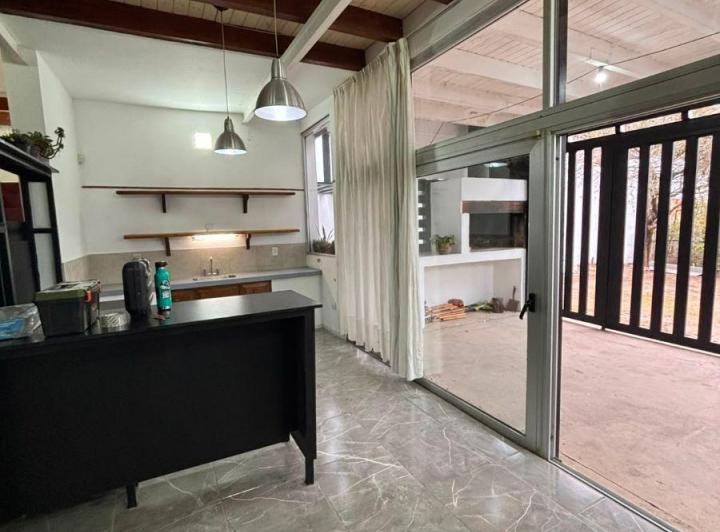 Casa · 211m² · 3 Ambientes · 1 Cochera
