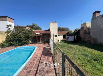 Casa de 7 ambientes, Córdoba · Vendo Casa 3 Dorm Pileta y Patio con Asador Quintas de Argüello