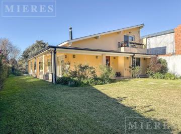 Casa · 178m² · 3 Ambientes · Casa en Venta Los Aromos, Loma Verde