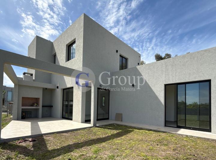 Casa · 187m² · 5 Ambientes · 1 Cochera