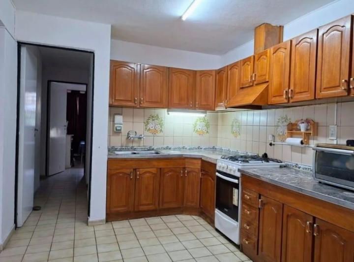 Casa · 100m² · 5 Ambientes · 2 Cocheras