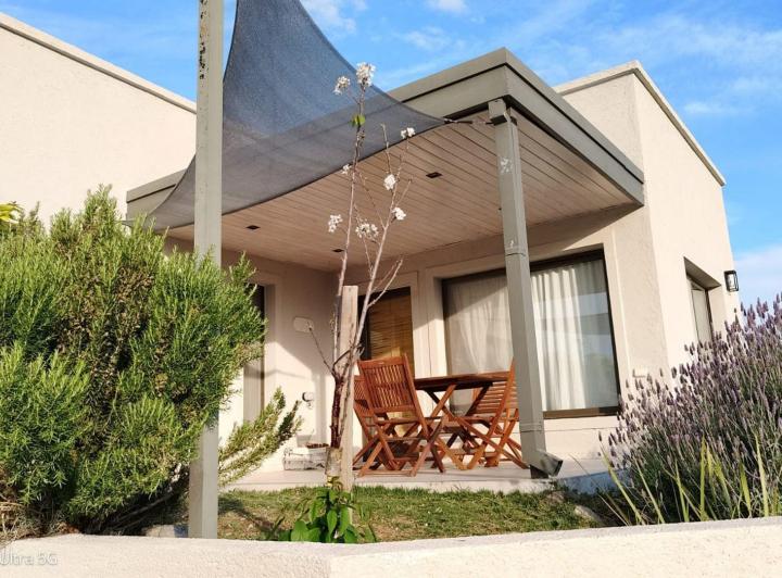 Casa · 110m² · 4 Ambientes · 2 Cocheras