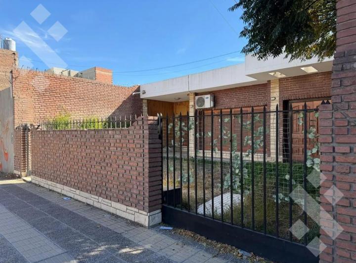 Casa · 5 Ambientes · 1 Cochera