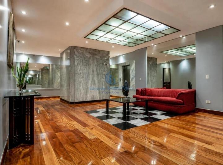 Departamento · 217m² · 8 Ambientes · 1 Cochera