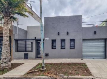 Casa · 110m² · 4 Ambientes · 1 Cochera · Casa · en Venta · 4 Ambientes · a Estrenar · con Pileta · Morón
