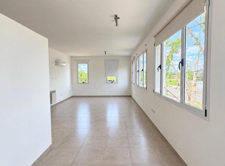 Oficina comercial · 55m² · 2 Ambientes · 1 Cochera