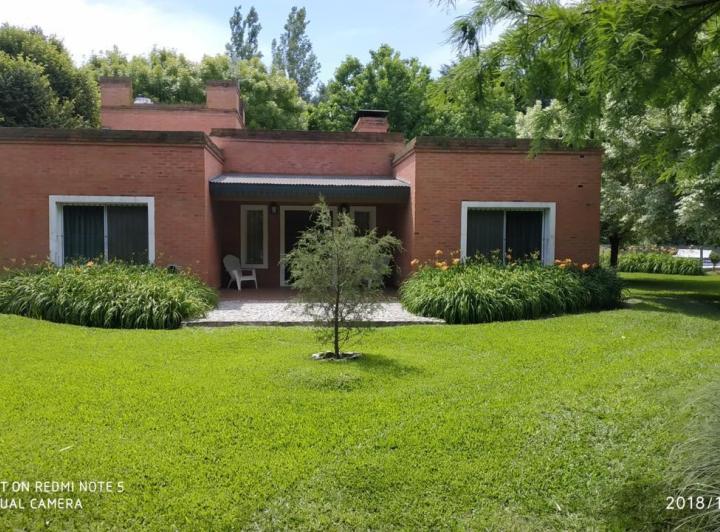 Casa · 244m² · 4 Ambientes · 4 Cocheras