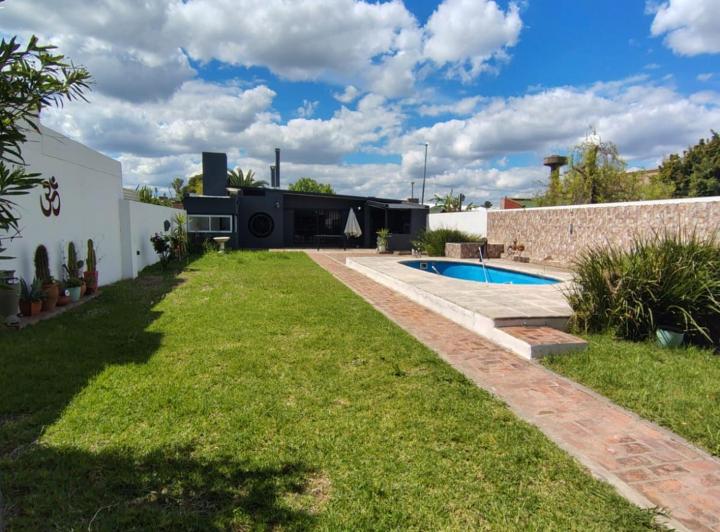 Casa · 222m² · 6 Ambientes · 3 Cocheras