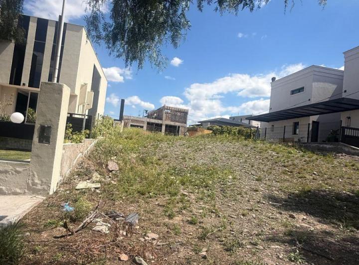 Terreno · 400m²