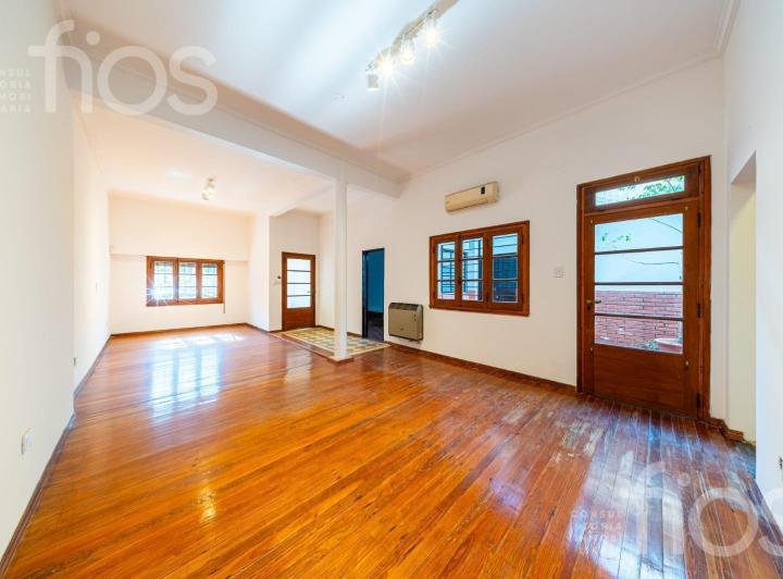 Casa · 135m² · 5 Ambientes · 1 Cochera