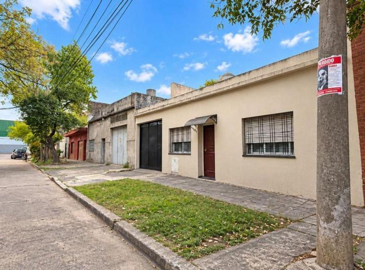 Casa · 98m² · 4 Ambientes · 2 Cocheras