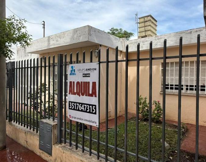 Casa · 65m² · 5 Ambientes · 1 Cochera