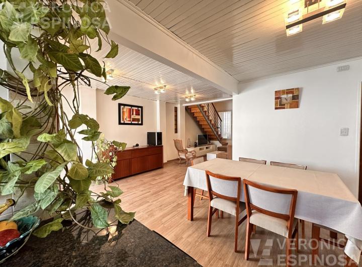 Casa · 166m² · 5 Ambientes · 2 Cocheras