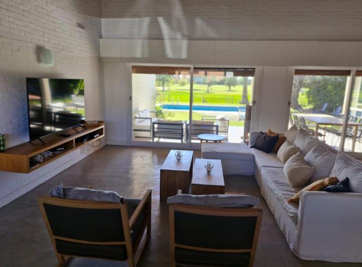 Casa · 280m² · 4 Ambientes