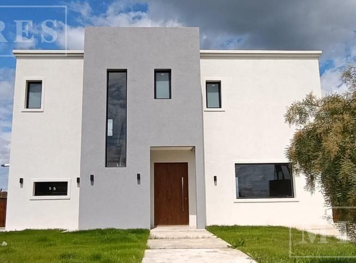 Casa · 187m² · 4 Ambientes · 1 Cochera