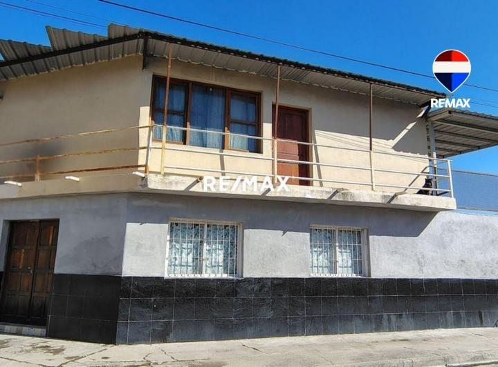 Casa · 200m² · 8 Ambientes · 1 Cochera
