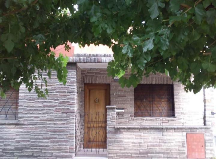Casa · 2200000ha · 4 Ambientes · 1 Cochera