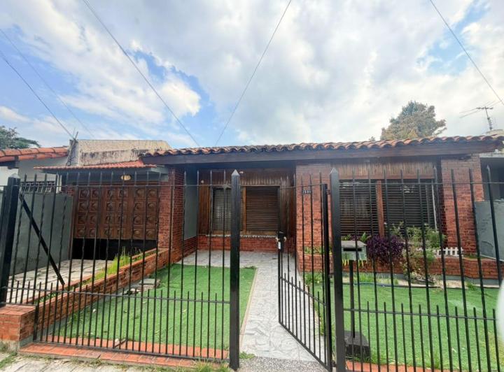 Casa · 192m² · 5 Ambientes · 1 Cochera
