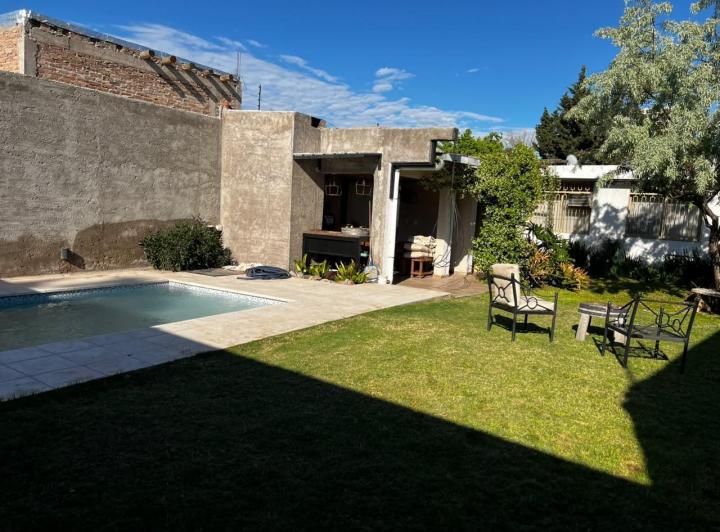 Casa · 150m² · 2 Ambientes · 1 Cochera