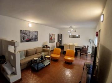 PH · 81m² · 4 Ambientes · PH 4 Ambientes en Venta en Mataderos con Patio