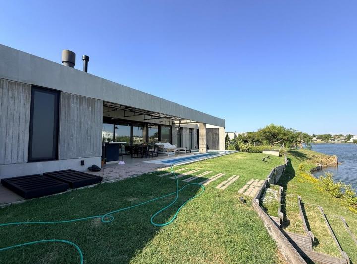 Casa · 183m² · 5 Ambientes · 1 Cochera