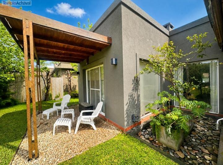 Casa · 165m² · 5 Ambientes · 6 Cocheras