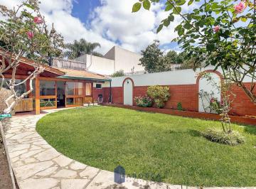 Casa · 444m² · 4 Ambientes · 1 Cochera · Casa - Venta - Velez Sarsfield - 4 Amb C/escritorio - Jardin y Quincho C/parrilla