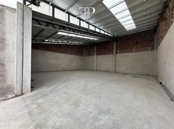 Depósito · 132m² · Alquiler Galpon en Zona Av Della Paolera