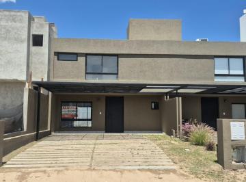 Casa · 146m² · 6 Ambientes · 1 Cochera · Hermoso Dúplex en Solares de Manantiales!