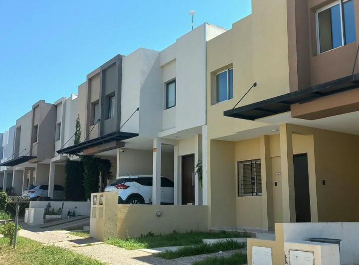 Casa · 1m² · 3 Dormitorios · 1 Cochera
