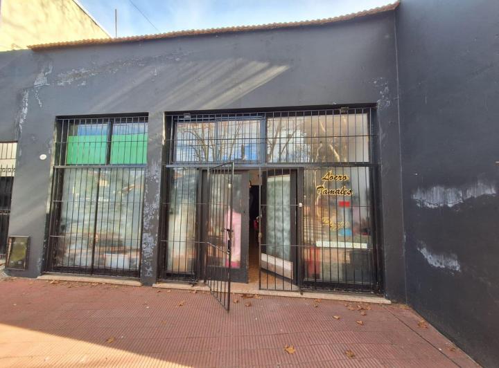 Local comercial · 211m²