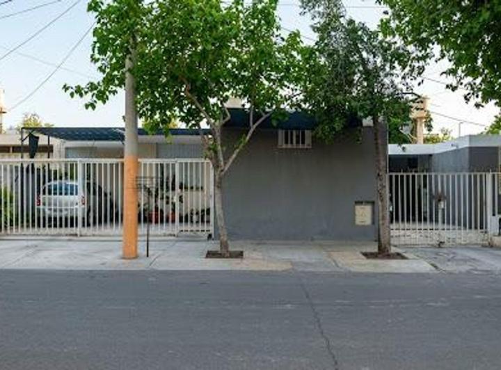 Casa · 175m² · 8 Ambientes · 1 Cochera