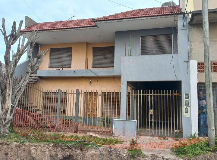 Casa · 293m² · 6 Ambientes · 3 Cocheras