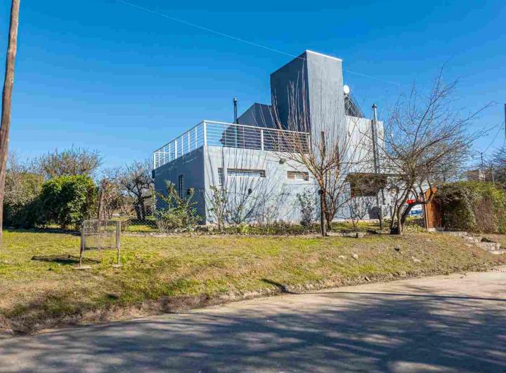 Casa · 170m² · 4 Ambientes · 1 Cochera
