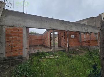 Casa · 97m² · 2 Ambientes · 1 Cochera · Venta Casa en Construcción Barrio 12 de Septiembre Parque