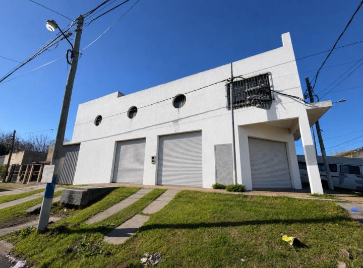 Local comercial · 296m² · 2 Cocheras