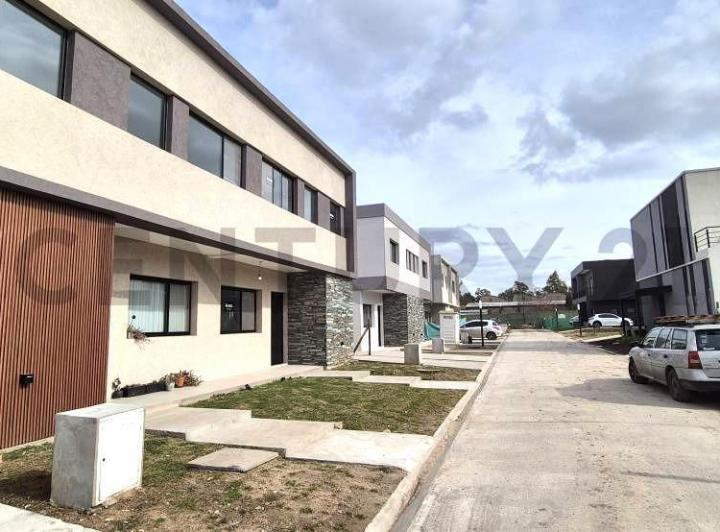 Casa · 141m² · 5 Ambientes · 1 Cochera