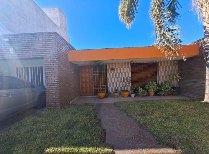 Casa · 176m² · 7 Ambientes · 1 Cochera