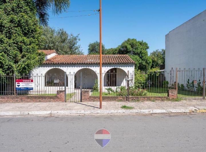 Casa · 238m² · 4 Ambientes · 1 Cochera