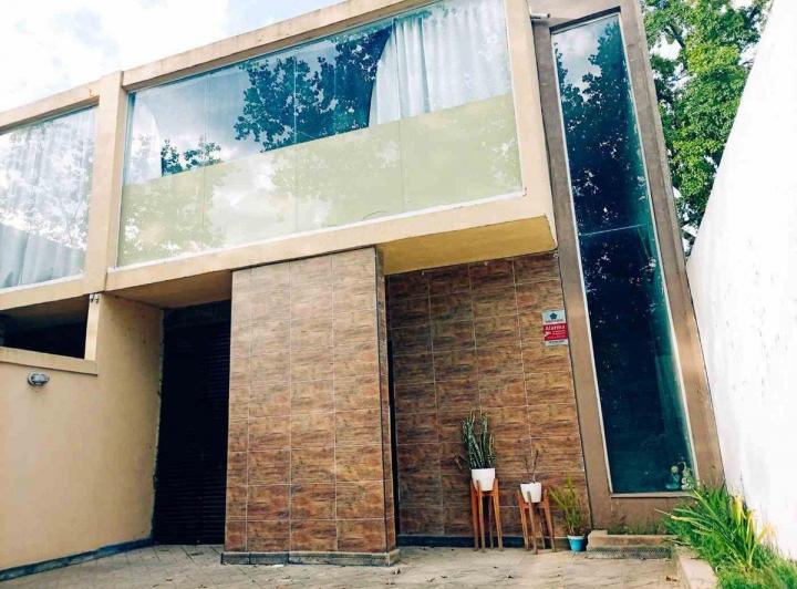 Casa · 323m² · 7 Ambientes · 2 Cocheras