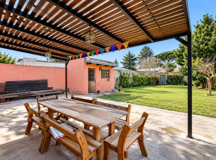 Casa · 85m² · 4 Ambientes · 2 Cocheras