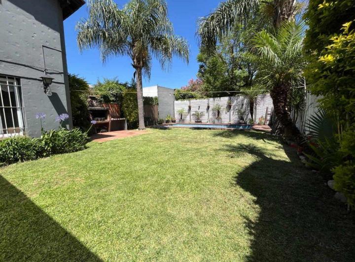 Casa · 130m² · 5 Ambientes · 1 Cochera