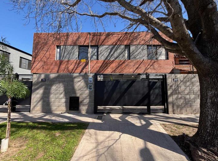 Casa · 120m² · 4 Ambientes · 1 Cochera