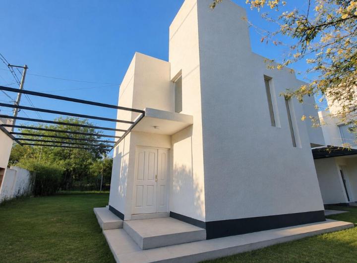 Casa · 172m² · 3 Ambientes · 1 Cochera