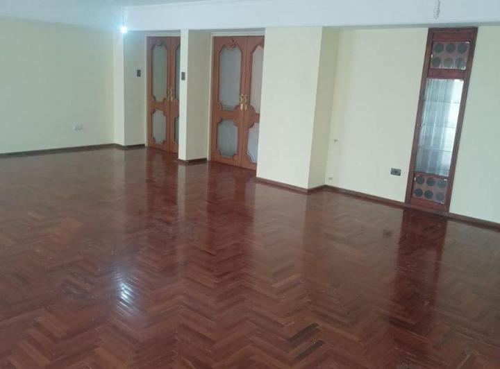 Departamento · 200m² · 5 Ambientes · 2 Cocheras