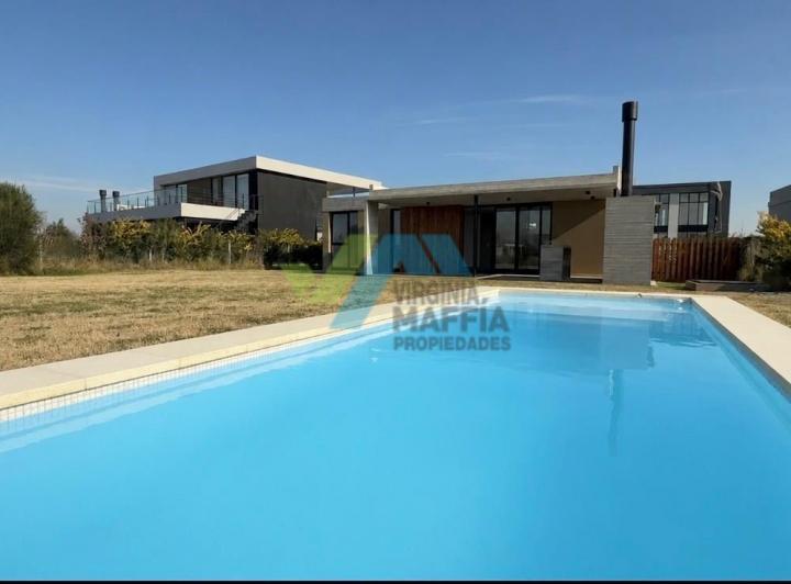 Casa · 184m² · 5 Ambientes · 2 Cocheras
