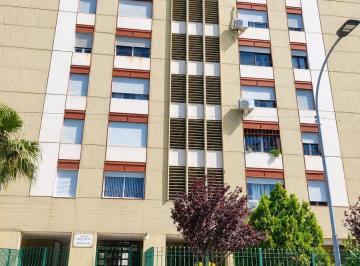 Departamento · 63m² · 3 Dormitorios · Alquiler - Departamento de Tres Dorm.